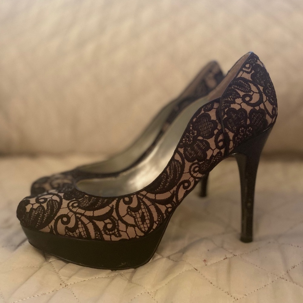 Pumps - Picture 2 of 5